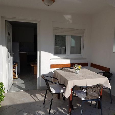 Ferienwohnung Astra Vir Exterior foto